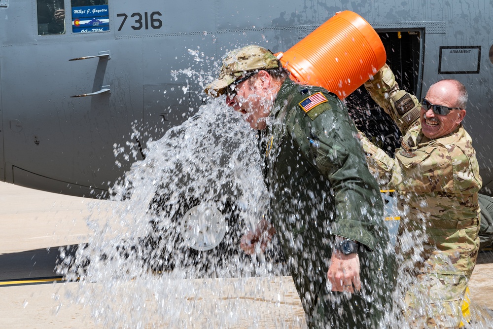302d Operations Group deputy commander accomplishes fini flight