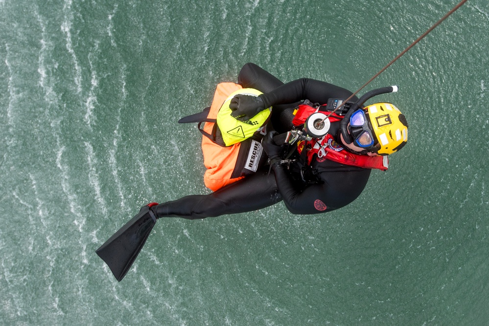 Coast Guard Air Crew Demonstrates Life-Saving Techniques in Santa Barbara Exercise