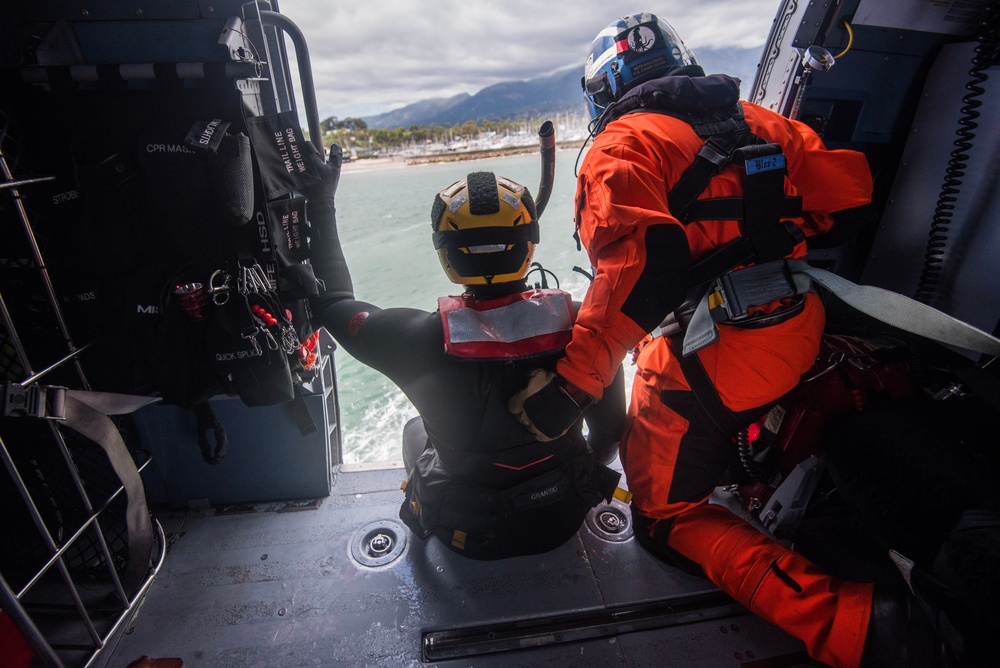 Coast Guard Air Crew Demonstrates Life-Saving Techniques in Santa Barbara Exercise