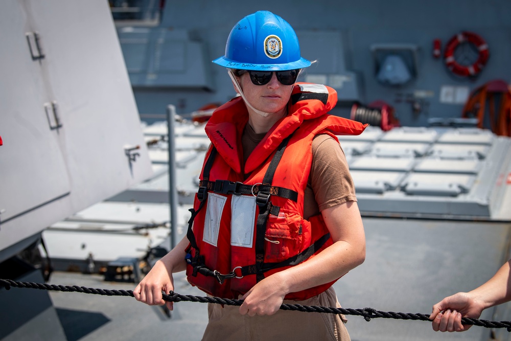 USS Higbee Conducts Replenishment-at-Sea