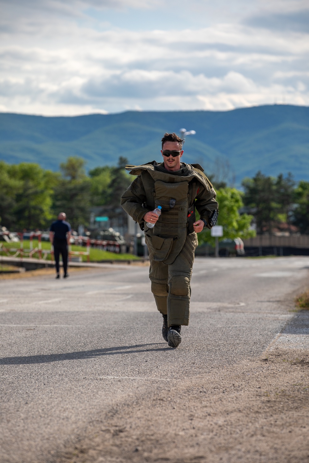 Multinational EOD Soldiers, assigned to the NATO-led KFOR mission, conduct Bomb Suit 5K