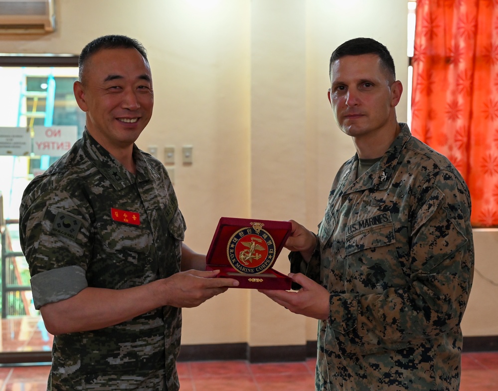 KAMANDAG 9: MRF-D 25.3 and ROKMC conduct key leader engagement