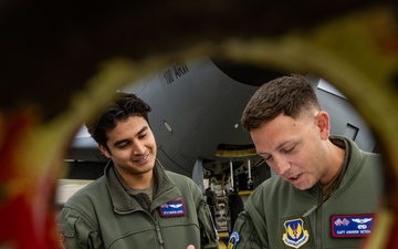 100th ARW refuels, trains with Norwegian allies