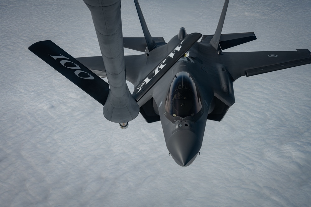 100th ARW refuels, trains with Norwegian allies