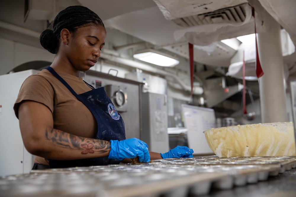 Sailors Prepare Meals on the USS George Washington