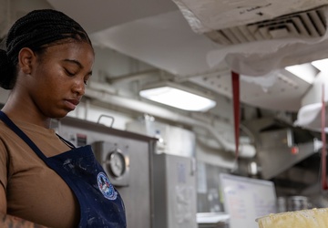 Sailors Prepare Meals on the USS George Washington