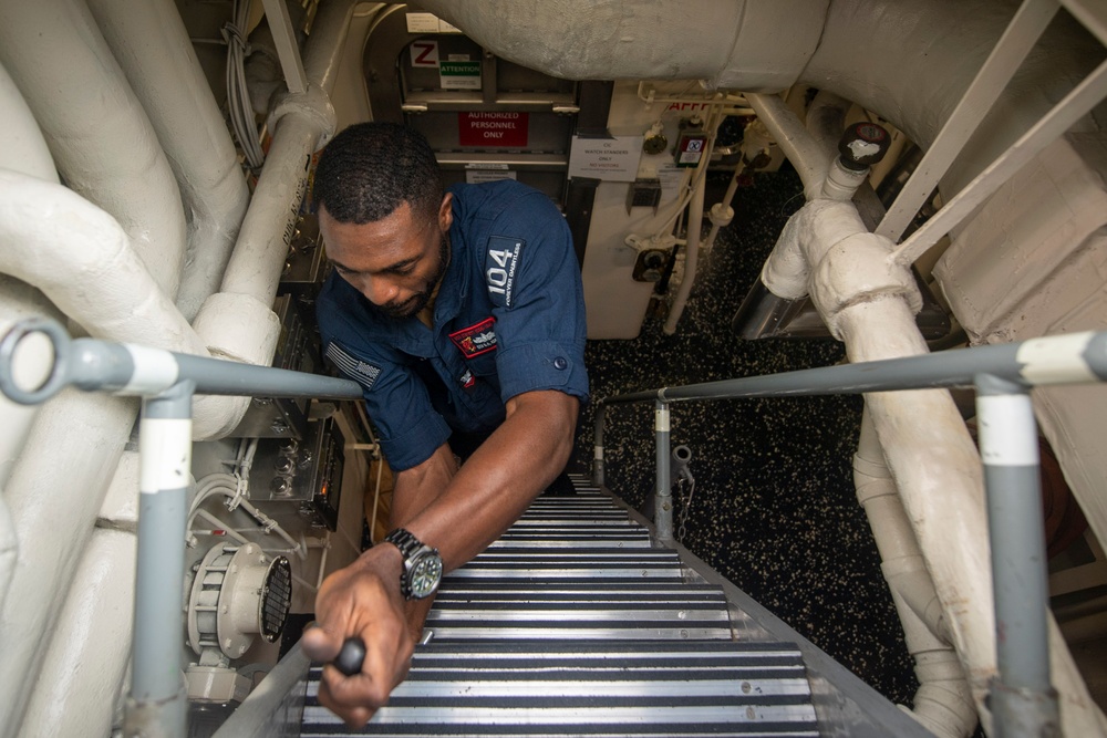 USS Sterett conducts operations in the U.S. Central Command area of responsibility as part of the Carl Vinson Carrier Strike Group