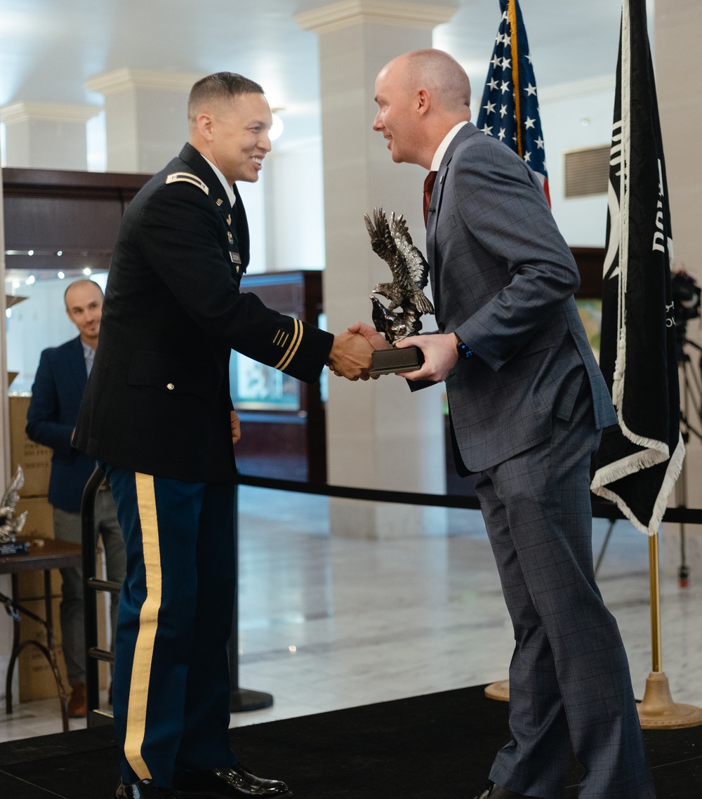 Army Reserve Soldier receives State of Utah 2024 Service Member of the Year Award