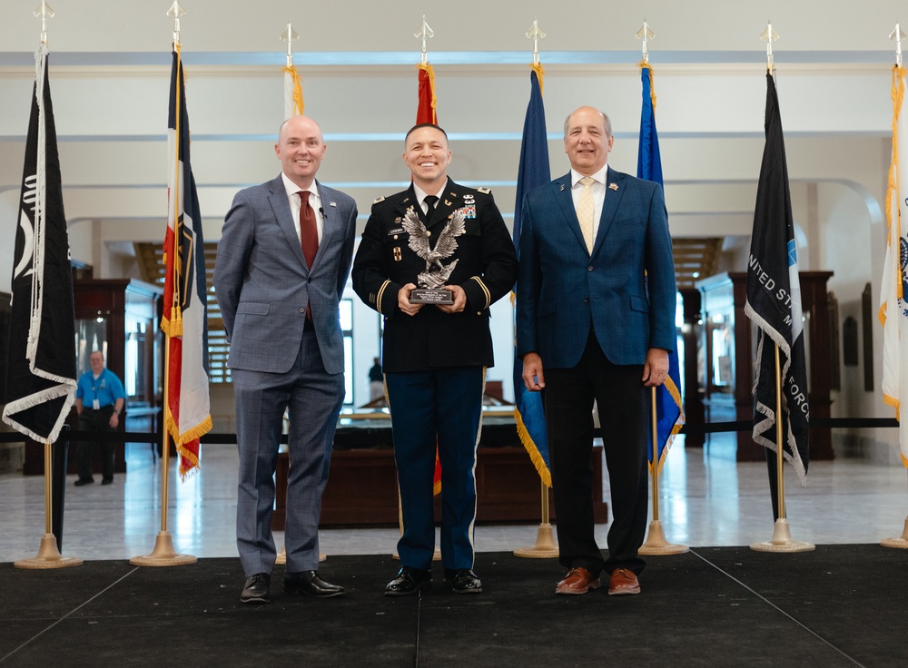 Army Reserve Soldier receives State of Utah 2024 Service Member of the Year Award