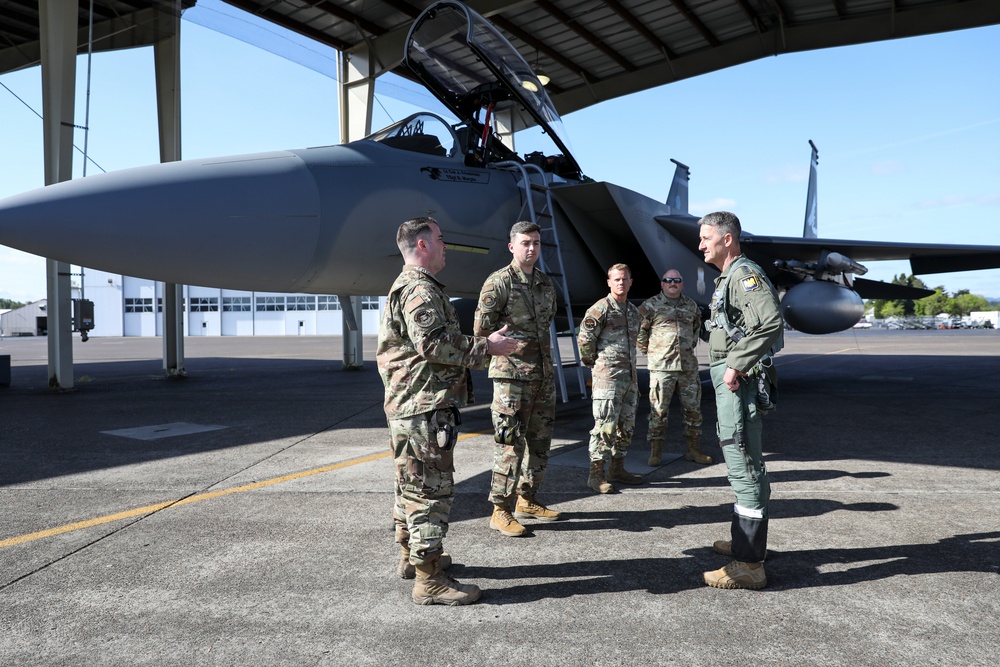 Nordhaus visits Oregon Guard's 142nd Wing