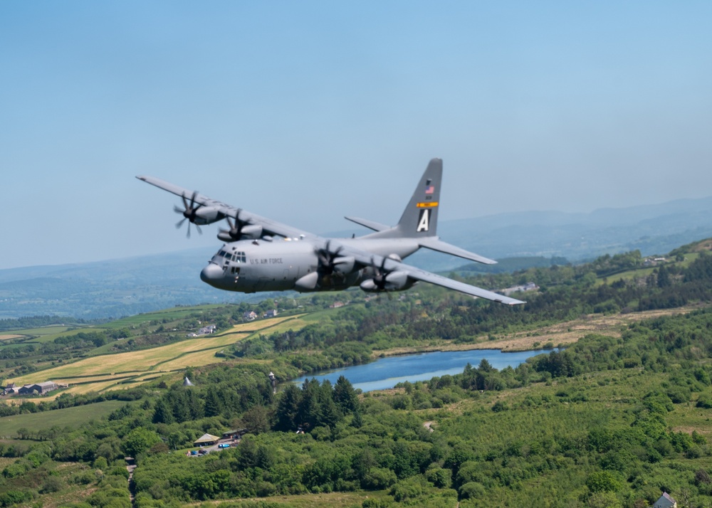 94th Airlift Wing sharpens readiness over unfamiliar, congested airspace