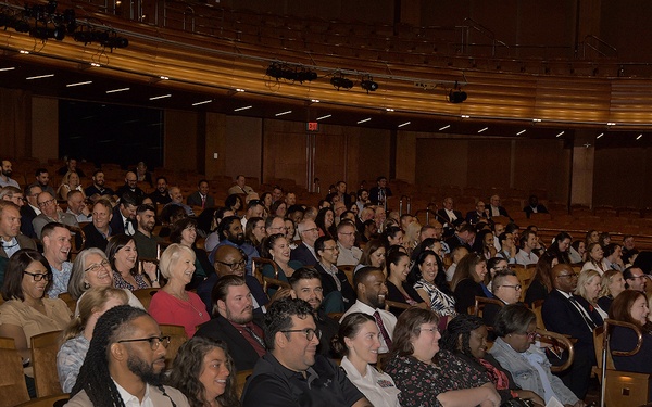 Capt. Robert Betts Assumes Command of NAWCTSD, Capt. Jerin “Tim” James Retires
