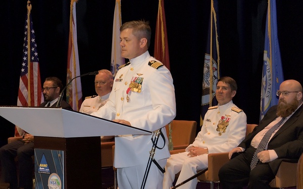 Capt. Robert Betts Assumes Command of NAWCTSD, Capt. Jerin “Tim” James Retires