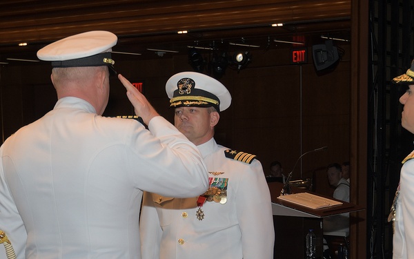 Capt. Robert Betts Assumes Command of NAWCTSD, Capt. Jerin “Tim” James Retires