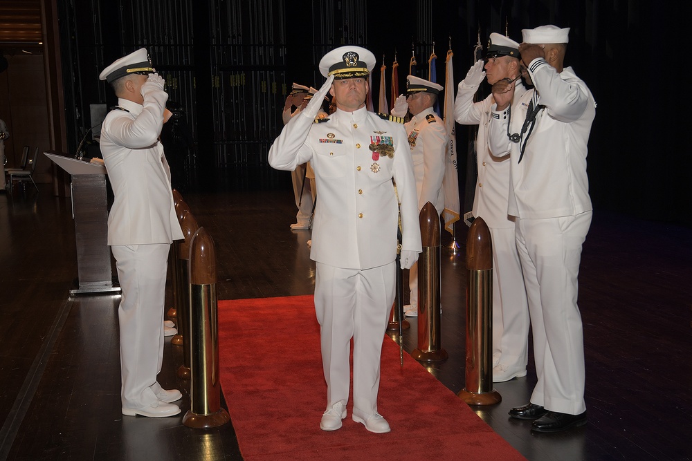 Capt. Robert Betts Assumes Command of NAWCTSD, Capt. Jerin “Tim” James Retires