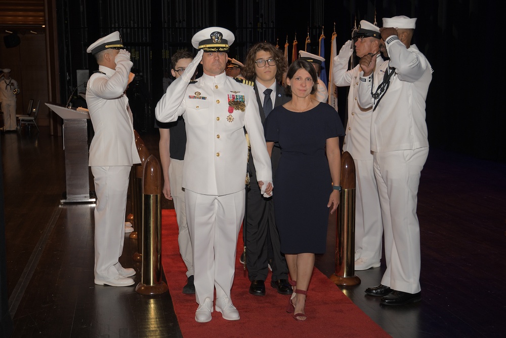 Capt. Robert Betts Assumes Command of NAWCTSD, Capt. Jerin “Tim” James Retires