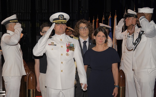 Capt. Robert Betts Assumes Command of NAWCTSD, Capt. Jerin “Tim” James Retires