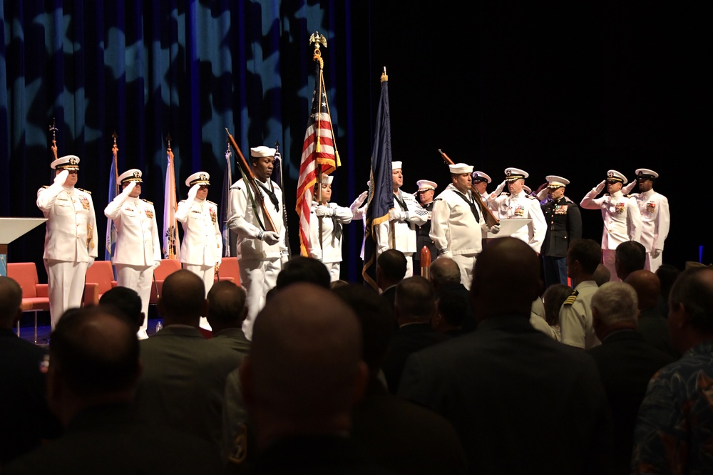 Capt. Robert Betts Assumes Command of NAWCTSD, Capt. Jerin “Tim” James Retires