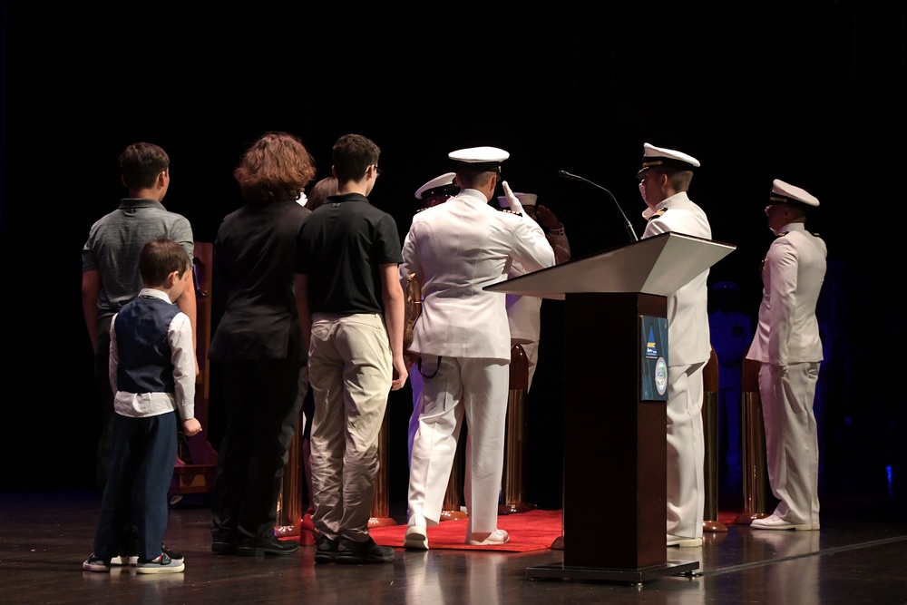Capt. Robert Betts Assumes Command of NAWCTSD, Capt. Jerin “Tim” James Retires