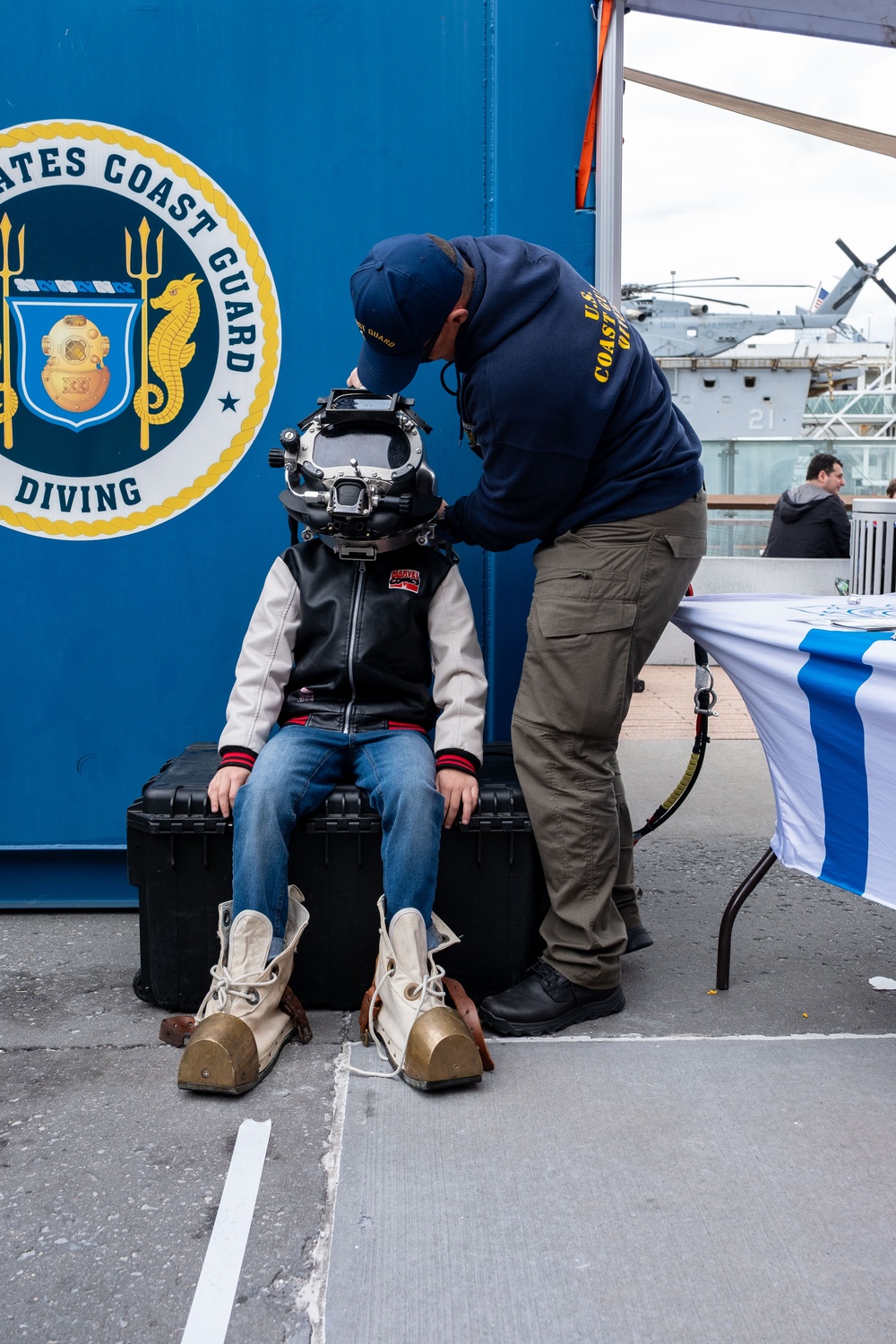 Coast Guard Recruiters, Atlantic Strike Team, and Divers Engage with Public During Fleet Week New York 2025