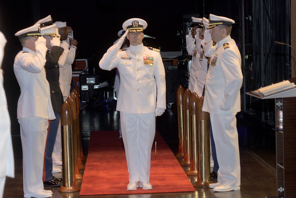 Capt. Robert Betts Assumes Command of NAWCTSD, Capt. Jerin “Tim” James Retires