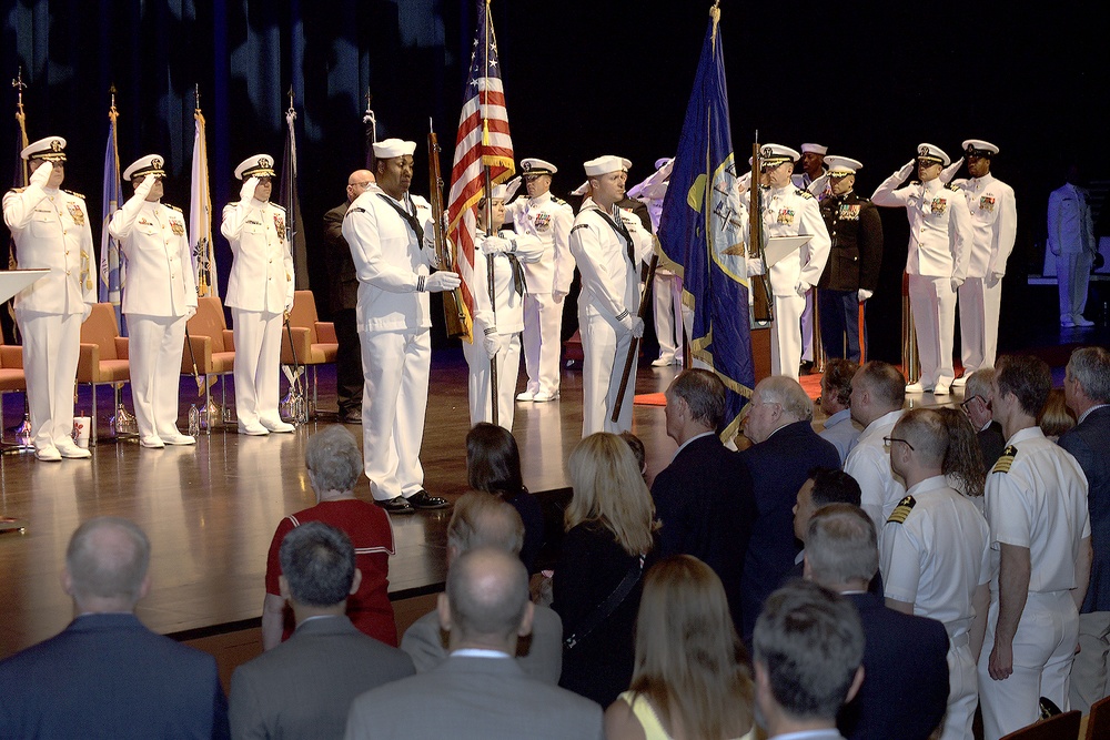 Capt. Robert Betts Assumes Command of NAWCTSD, Capt. Jerin “Tim” James Retires