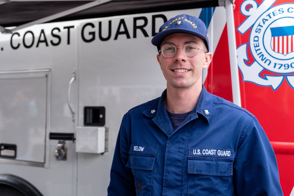 Coast Guard Recruiters, Atlantic Strike Team, and Divers Engage with Public During Fleet Week New York 2025