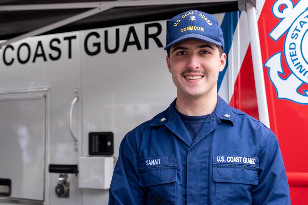 Coast Guard Recruiters, Atlantic Strike Team, and Divers Engage with Public During Fleet Week New York 2025
