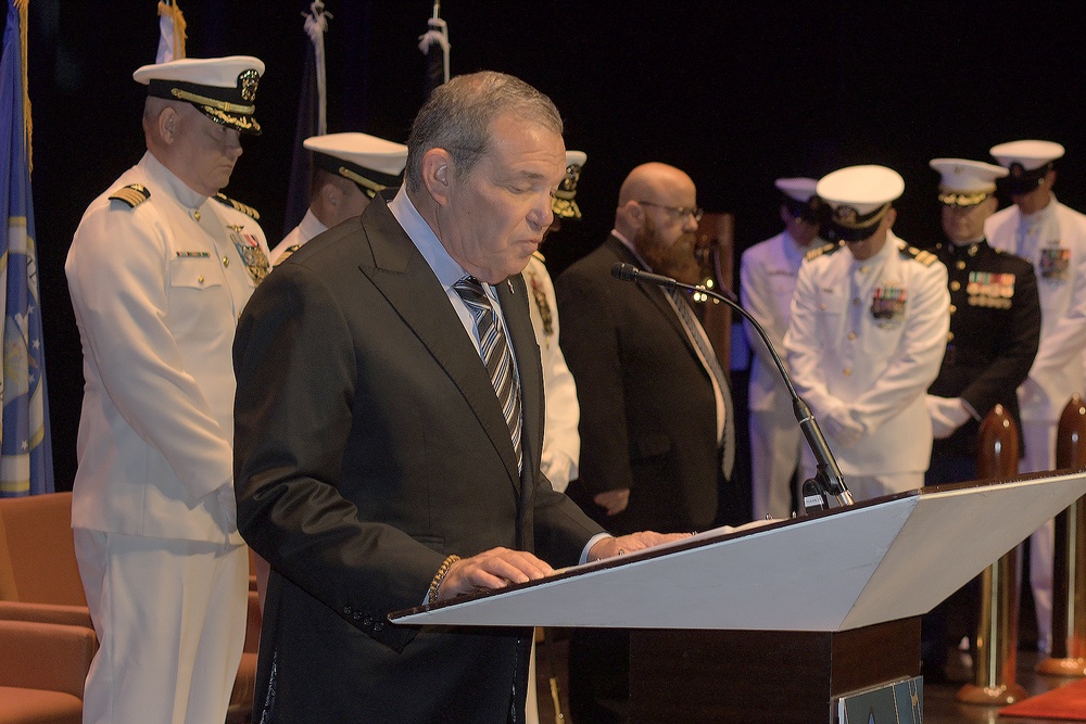 Capt. Robert Betts Assumes Command of NAWCTSD, Capt. Jerin “Tim” James Retires