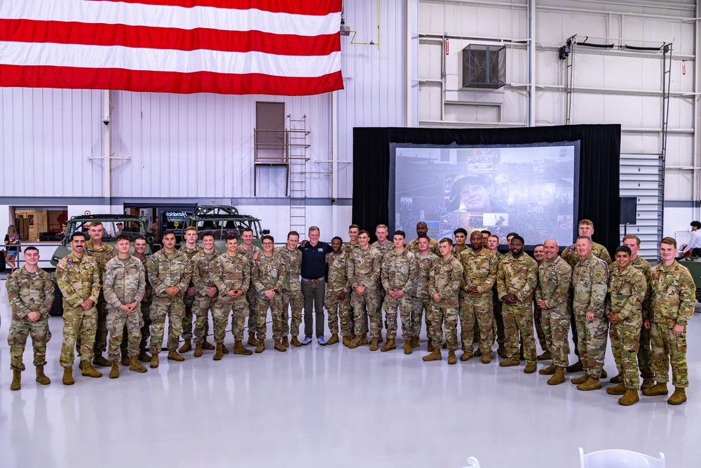 Secretary of Army with 82nd Paratroopers