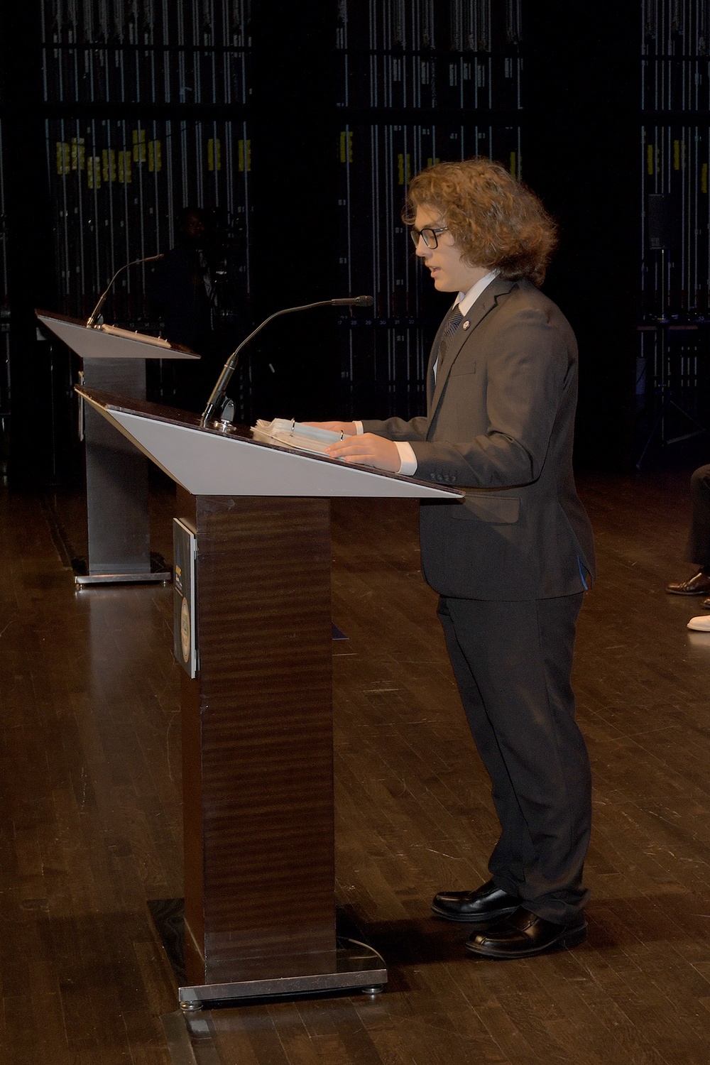 Capt. Robert Betts Assumes Command of NAWCTSD, Capt. Jerin “Tim” James Retires