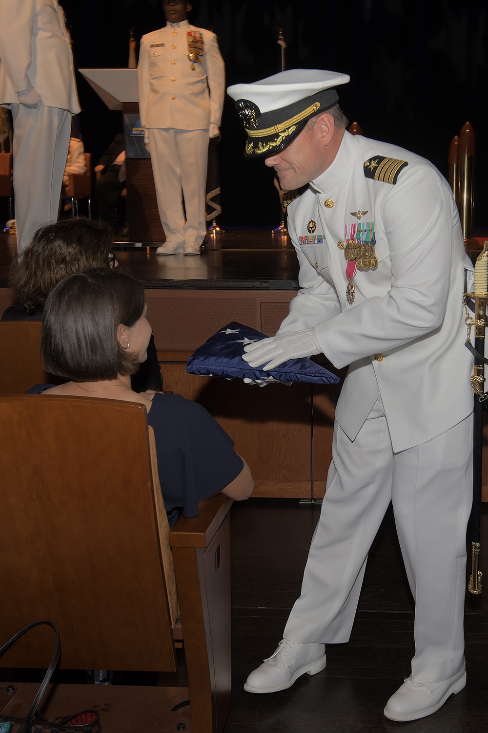 Capt. Robert Betts Assumes Command of NAWCTSD, Capt. Jerin “Tim” James Retires