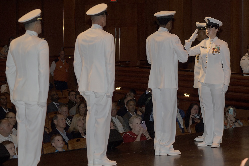Capt. Robert Betts Assumes Command of NAWCTSD, Capt. Jerin “Tim” James Retires