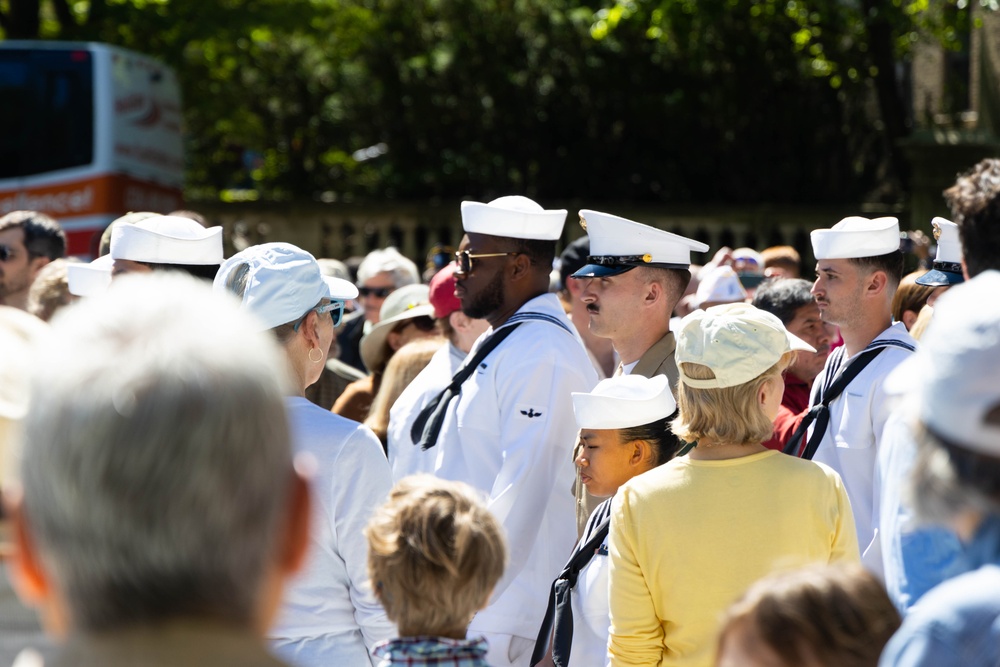 Fleet Week New York 2025: Memorial Day Ceremony at the Soldiers and Sailors Monument