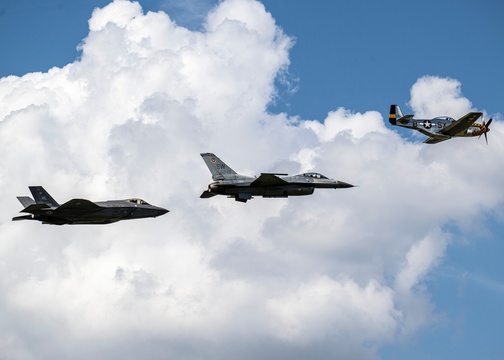 F-35 Lightning II Demo Team at Sun N Fun