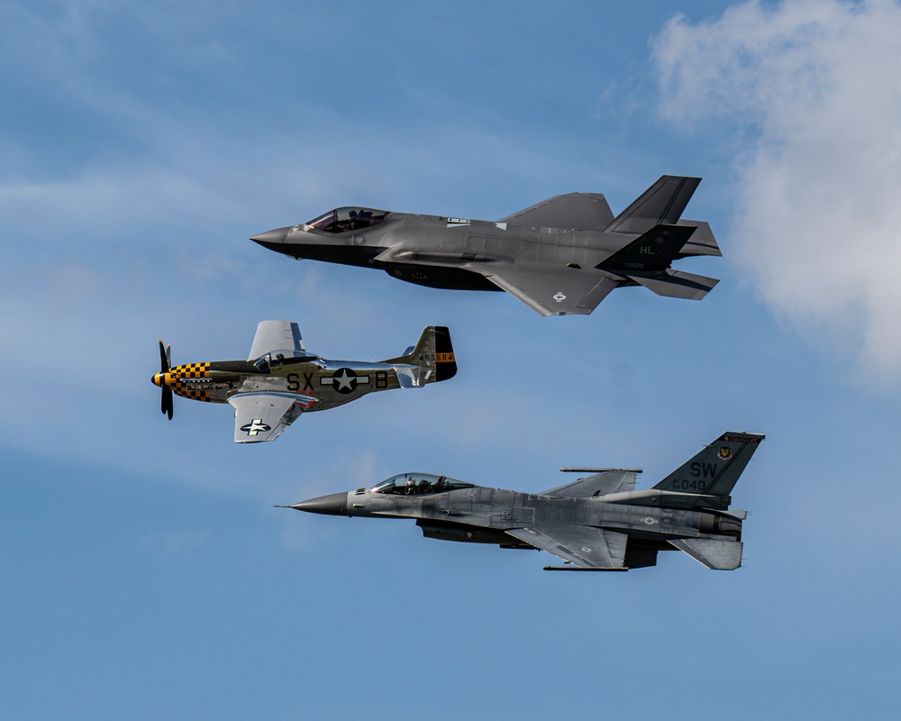 F-35 Lightning II Demo Team at Sun N Fun