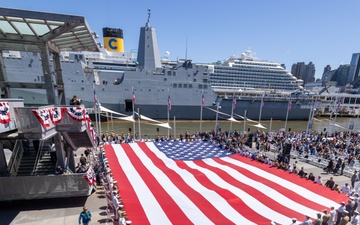 Fleet Week New York 2025: Memorial Day Ceremony at the Intrepid Museum