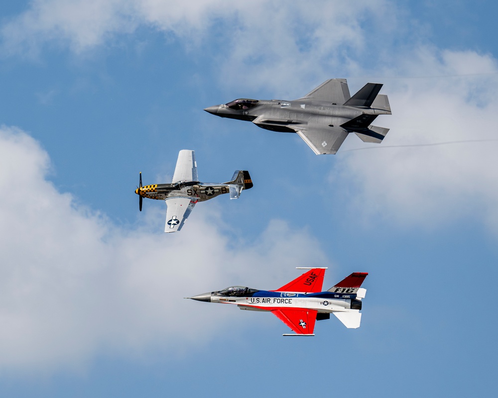 F-35 Lightning II Demo Team at Sun N Fun