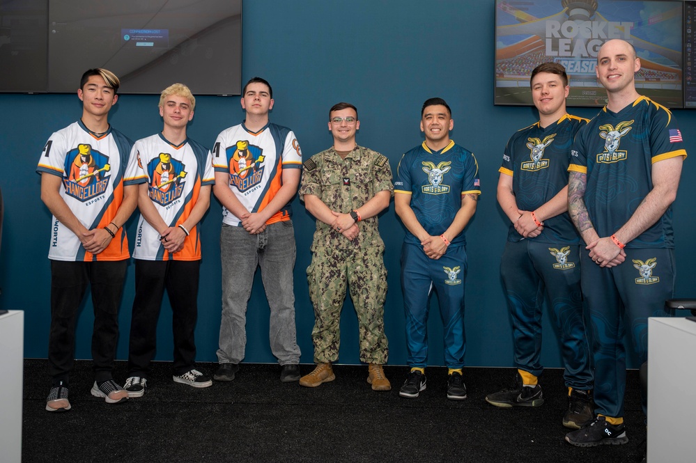Recruiters arrive at Fleet Week L.A.