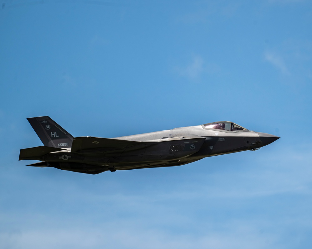 F-35 Lightning II Demo Team at Sun N Fun