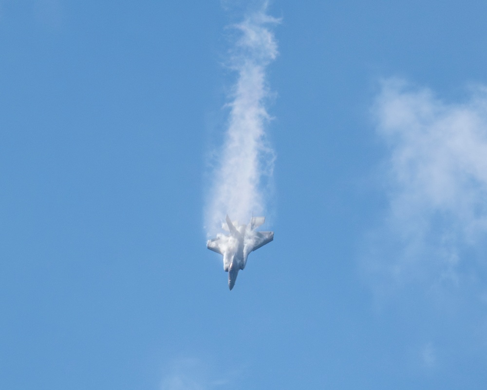 F-35 Lightning II Demo Team at Sun N Fun