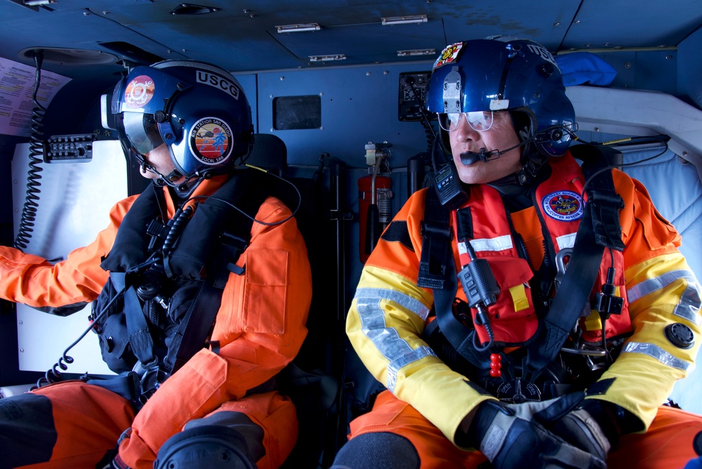 Coast Guard Air Station Ventura crew conducts SAR demo
