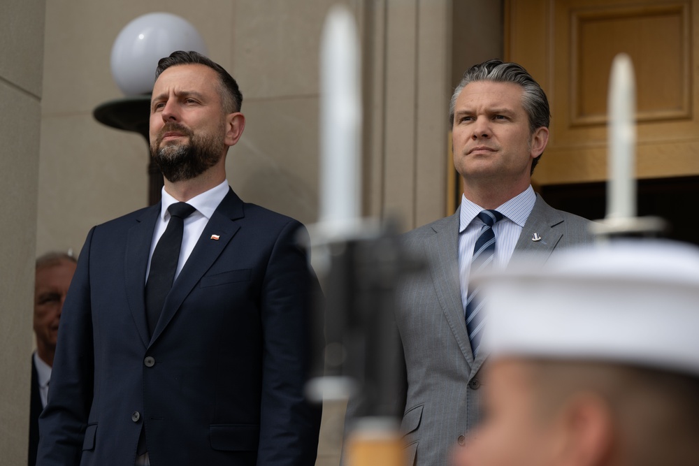 SD hosts Polish Deputy Prime Minister at Pentagon