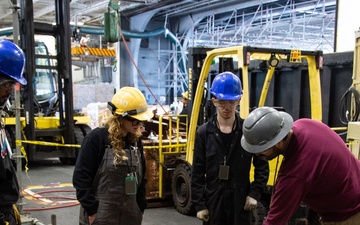 Contractors and Puget Sound Naval Shipyard workers conduct routine operations and ship maintenance aboard USS Ronald Reagan (CVN 76)