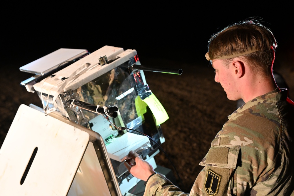 Soldiers Experiment with High Altitude Balloons