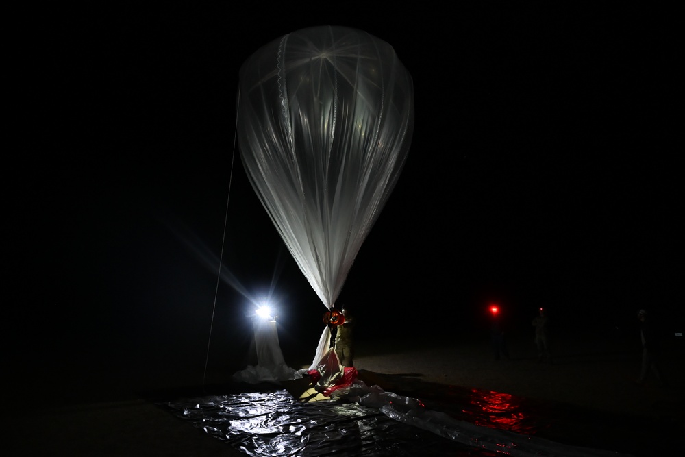 Soldiers Experiment with High Altitude Balloons