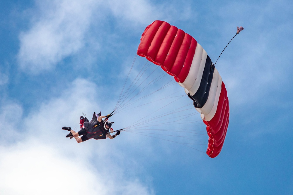 U.S. Army Parachute Team Joins British Army Red Devils for Hyundai Air and Sea Show