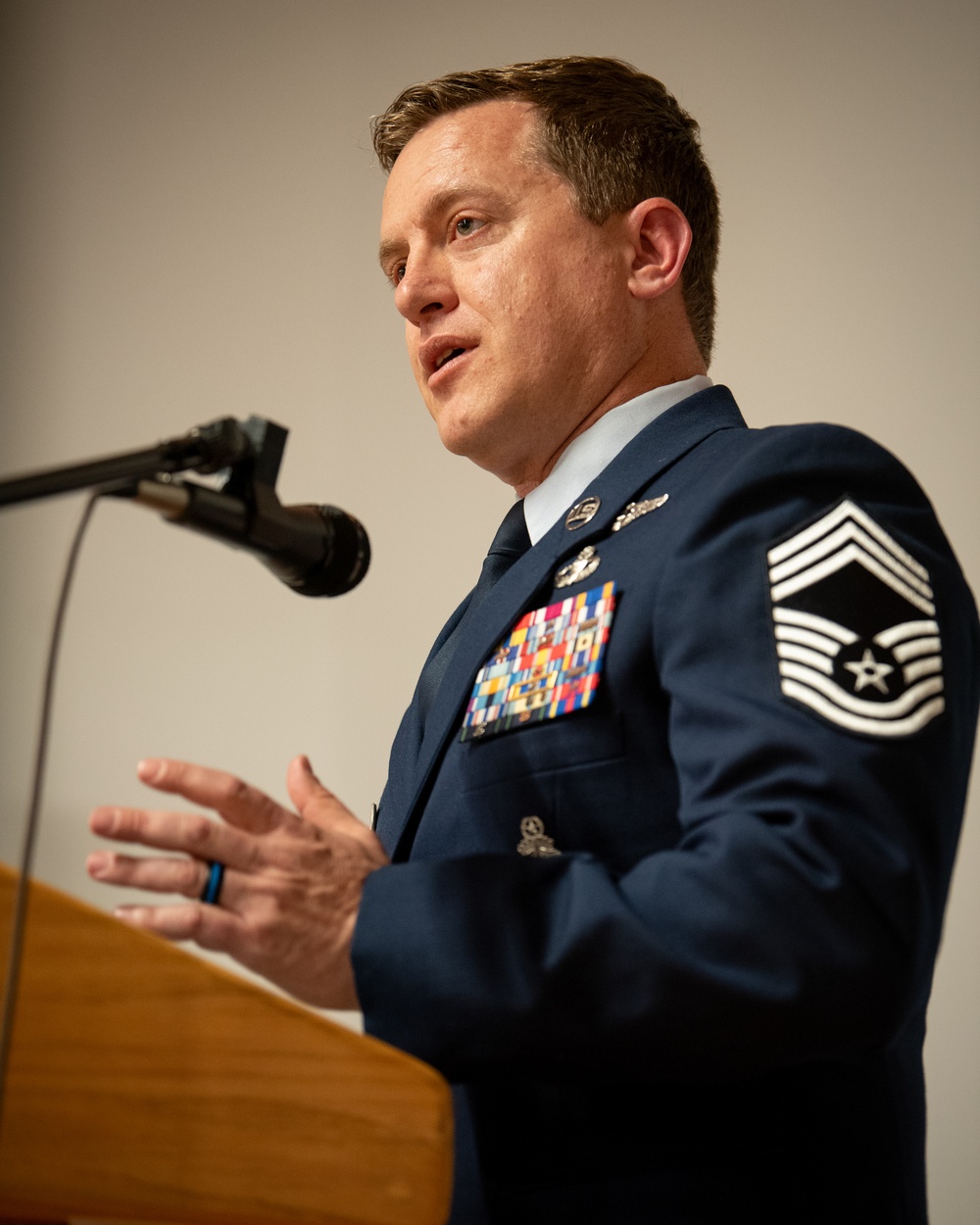 123rd Airlift Wing welcomes newest wing command chief