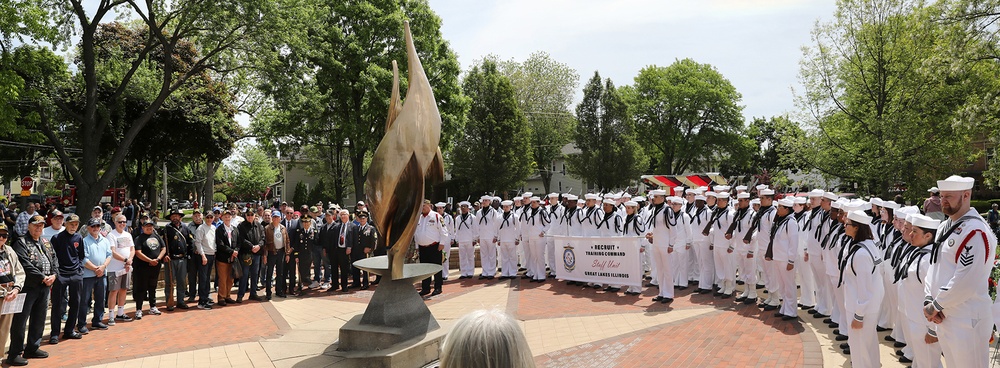 Chicagoland Soldiers and veterans honor the fallen during local Memorial Day parade