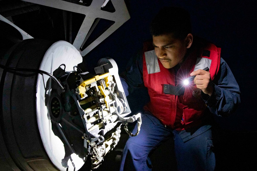 George Washington Sailors conduct CIWS maintenance